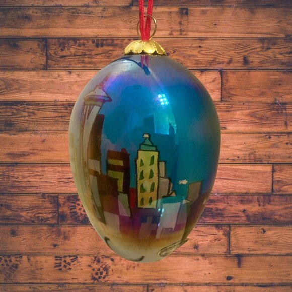 Smith-Western Eglemise Hand Painted Seattle City Scape Christmas Ornament - Picture 7 of 12